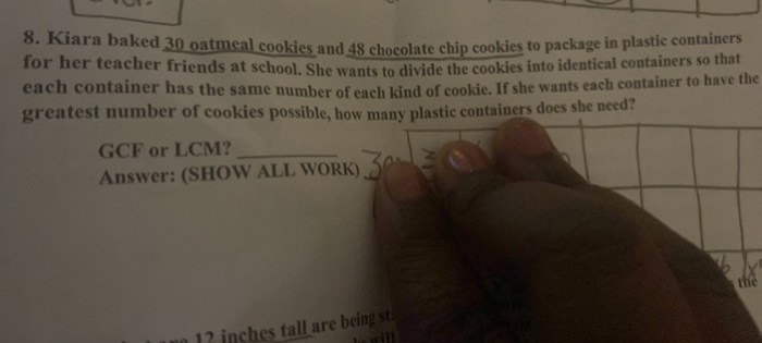 Kiara baked 30 oatmeal cookies